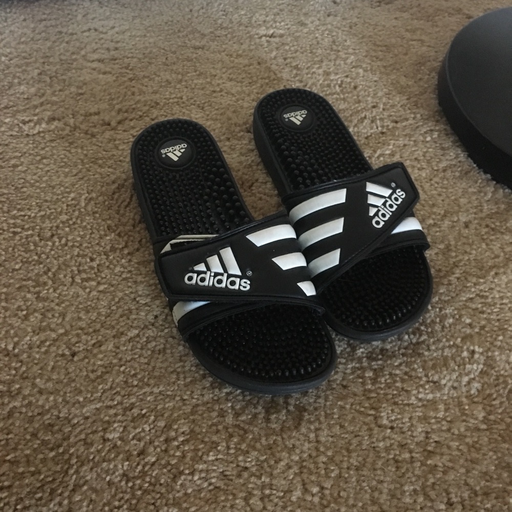 Adidas slip one